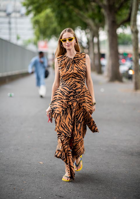 แฟชั่นเสื้อผ้าลายเสือ Tiger print fashion จั๊มสูทลายเสือ